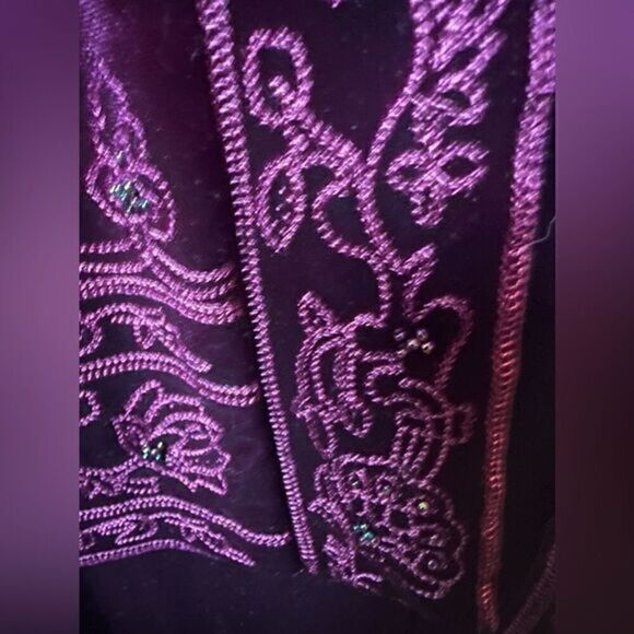 Comfort and glamour beaded velvety loungewear open card. Coldwater Creek size 12 - Picture 2 of 13